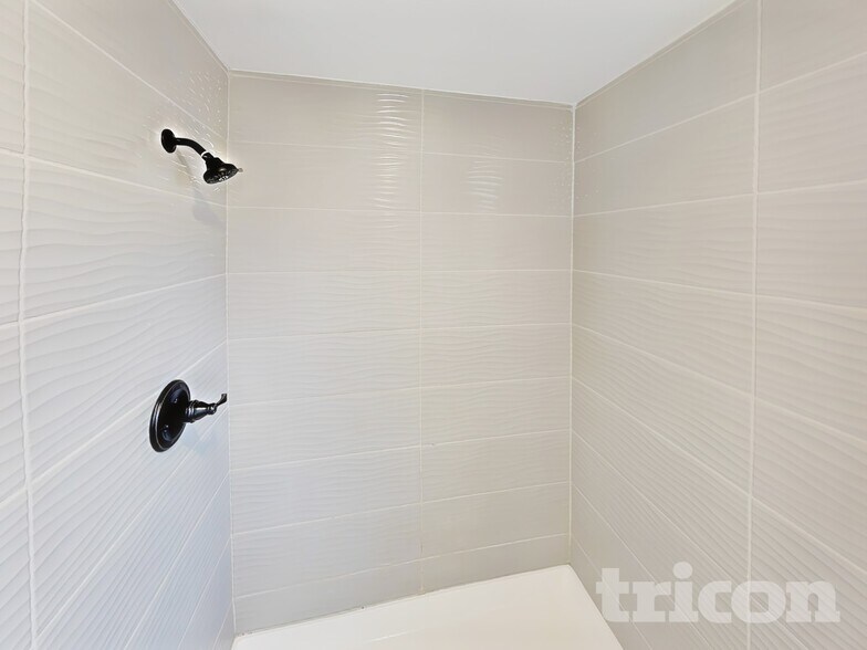 Building Photo - 407 SW Scotton Way