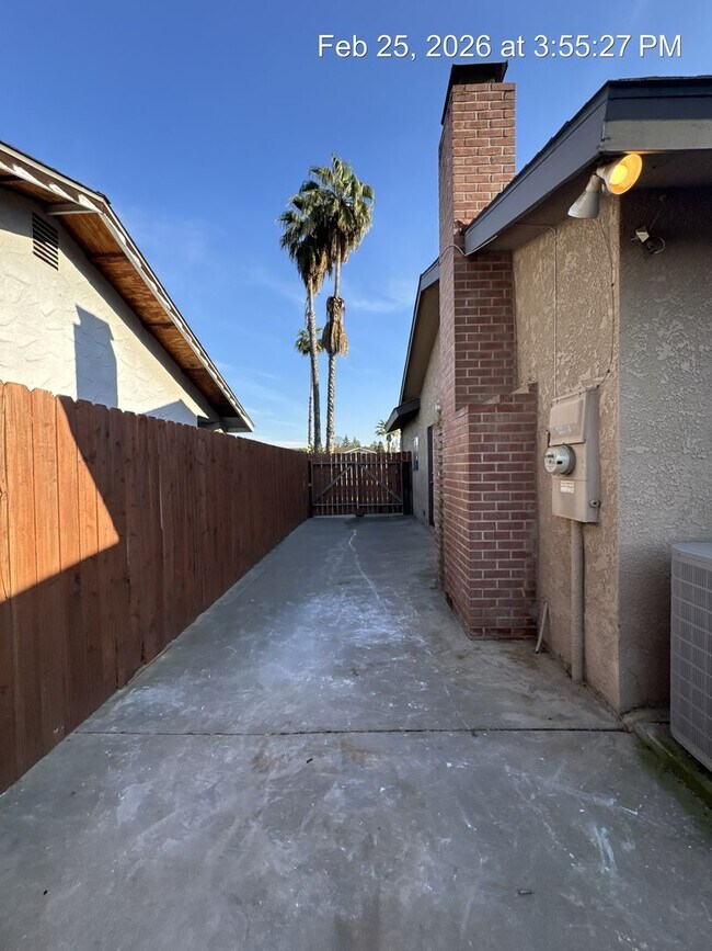 Building Photo - South West Visalia Coming Soon!