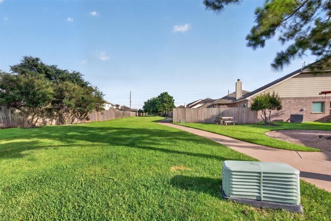 Building Photo - 10103 Sweet Willow Ln