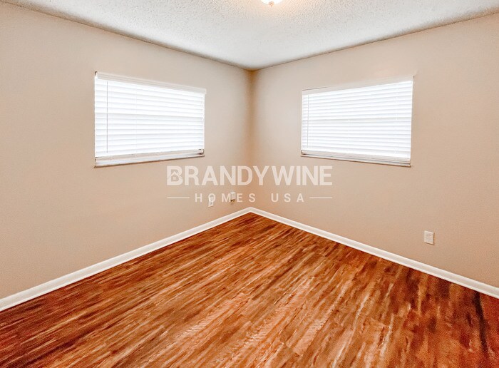 Building Photo - 3639 N Ride Dr