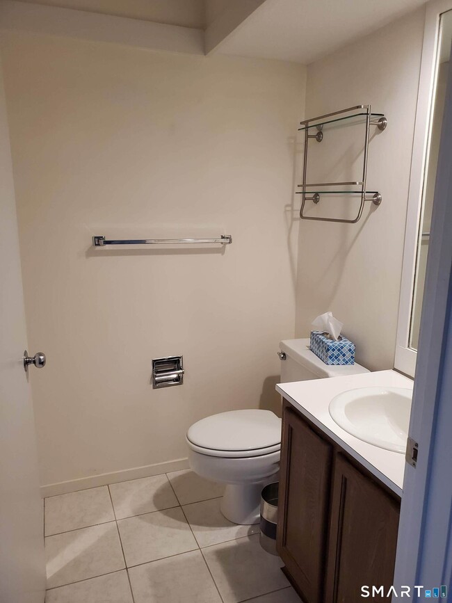 Building Photo - 434 Heritage Vlg