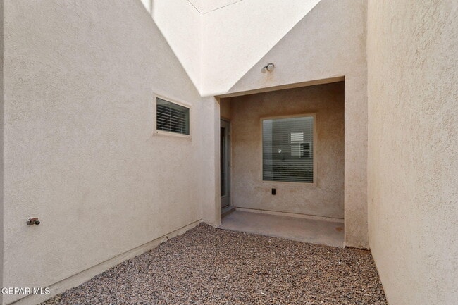 Building Photo - 4557 Mark Avizo