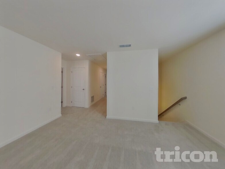 Building Photo - 1066 Large Poppy Dr