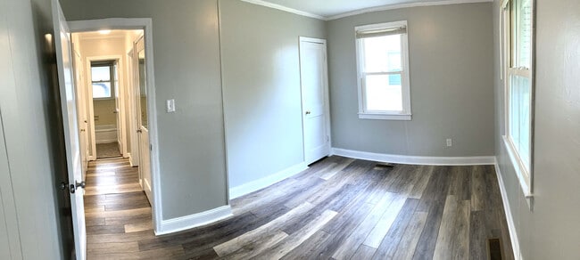 Building Photo - 1011 E 16th St