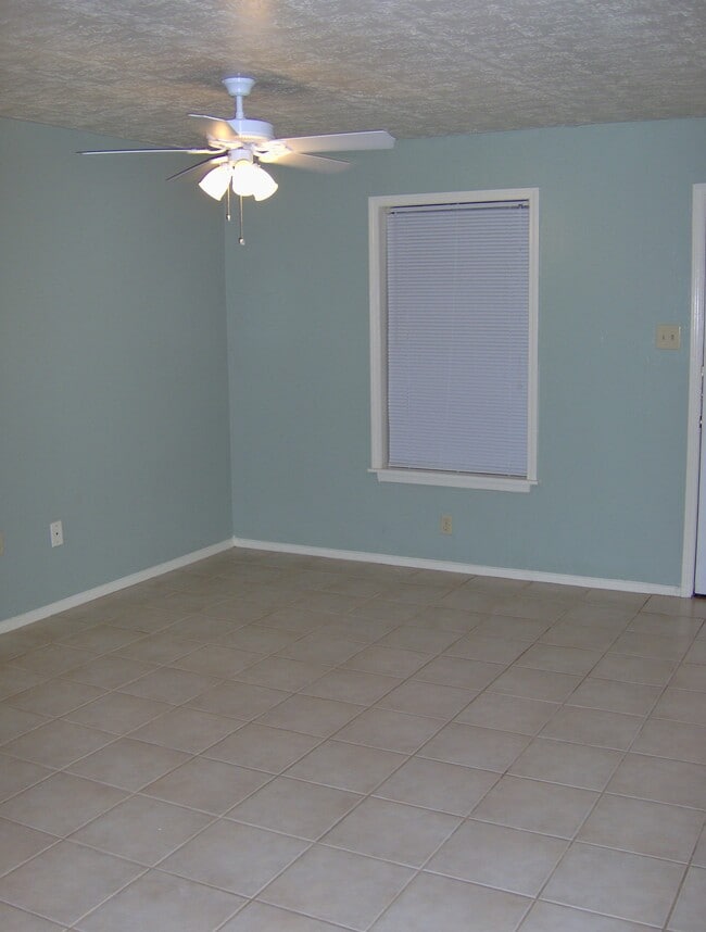 Building Photo - 2306 San Pedro Dr