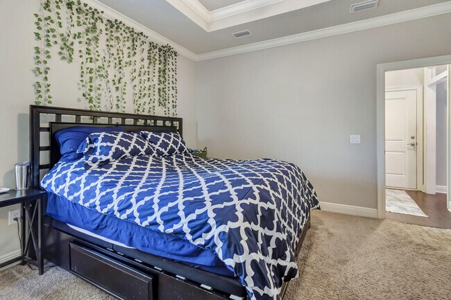 Building Photo - 2387 Belmont Dr