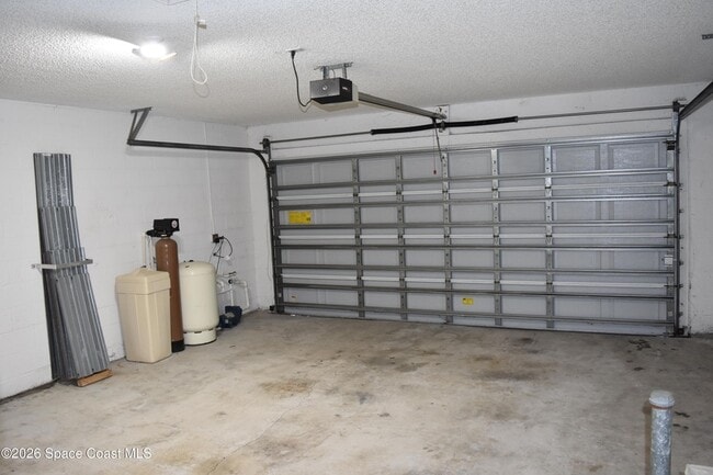 Building Photo - 247 High Rd NW