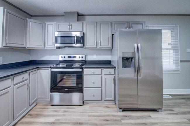 Building Photo - 105 Sandy Ln