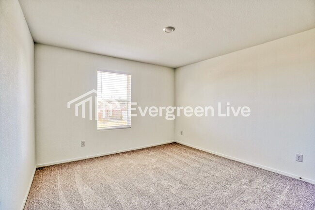 Building Photo - 732 Magnolia Creek Dr