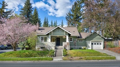 Building Photo - Beautiful Craftsman Bungalow on the edge of the Historic Fort Russell Dristrict