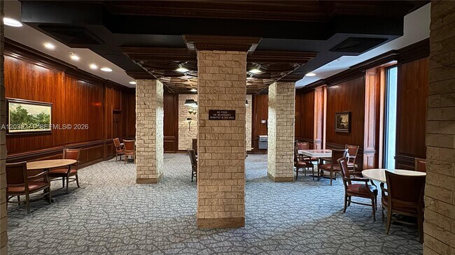 Building Photo - 6039 Collins Ave