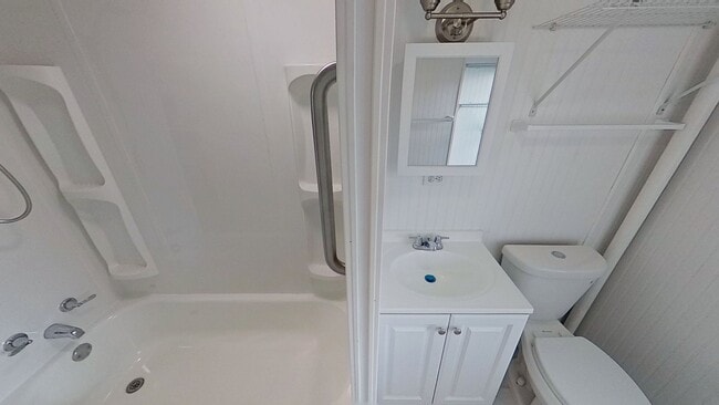 Building Photo - Newly Renovated Single Family Farmhouse