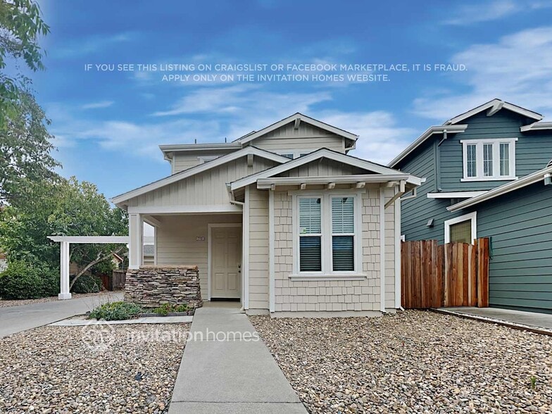 Primary Photo - 713 Catamaran Way