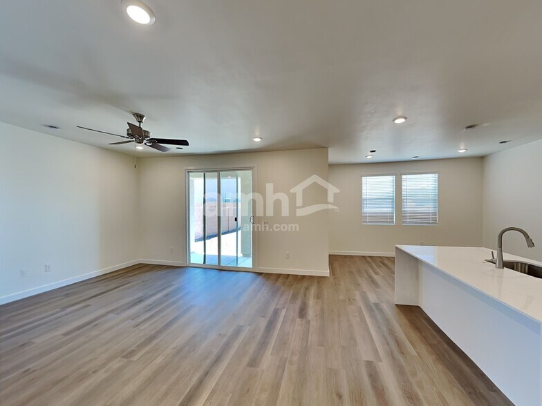 Building Photo - 6542 E Paseo Baranda