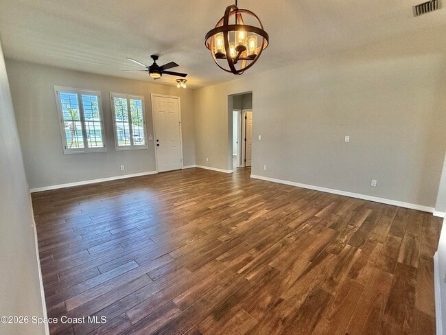 Building Photo - 1453 Santa Anna St SE