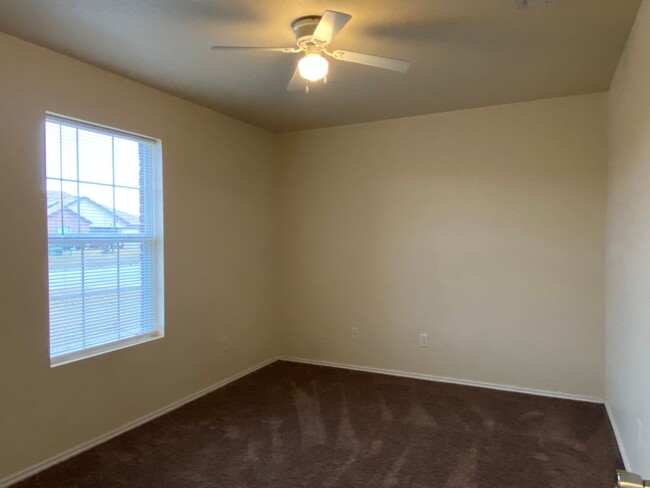 Building Photo - 4 BEDROOM + OFFICE, BELTON ISD