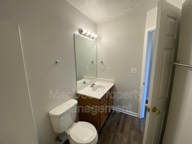 Building Photo - 9609 Coventry Creek Dr