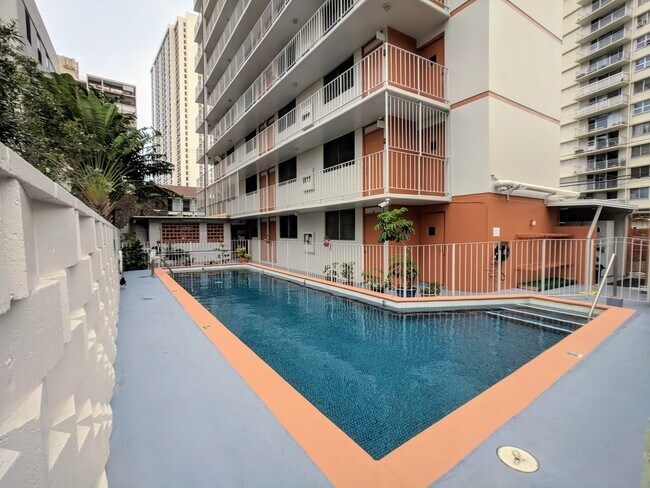 Building Photo - Partly Furnished 1-Bedroom 1 Bath with No Parking at Hawaiian Crown in Waikiki