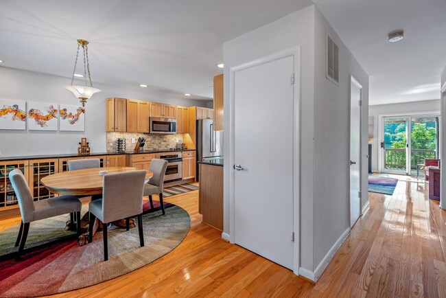 Building Photo - 7261 Dockside Ln