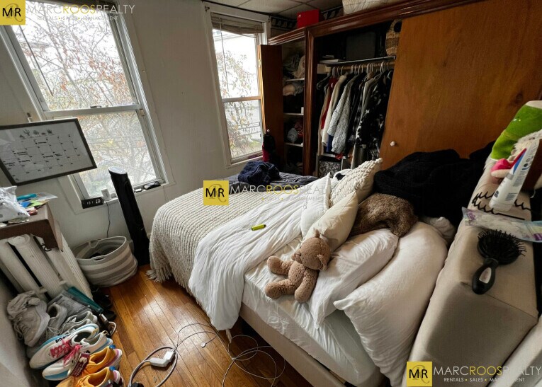 Building Photo - 205 Hillside St