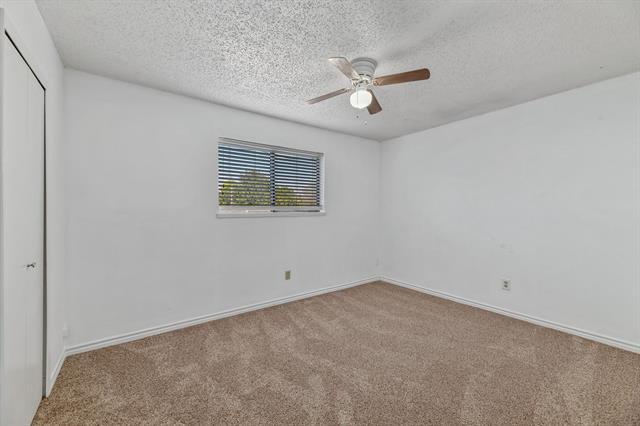 Building Photo - 801 Meadowlark Dr