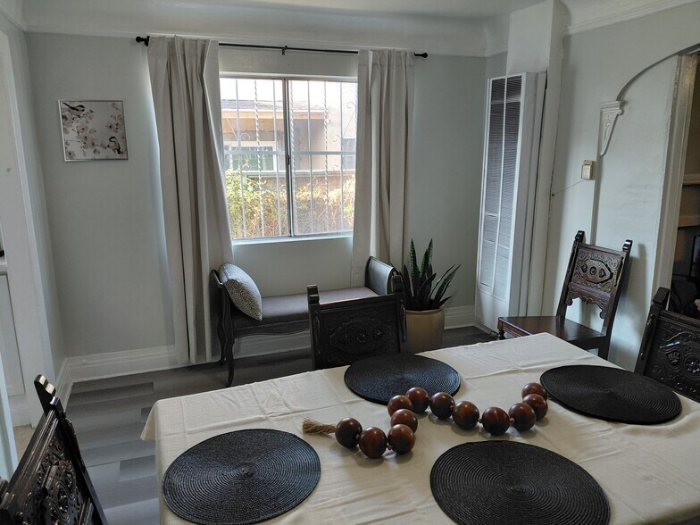 Building Photo - 2627 Buckingham Rd