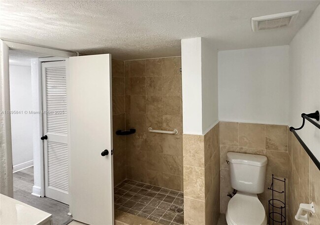 Building Photo - 17500 NW 68th Ave