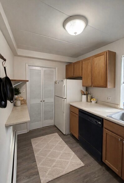 Building Photo - 216 N Monroe St