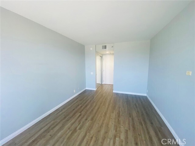 Building Photo - 525 E Seaside Way