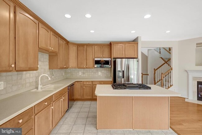 Building Photo - 2451 Silk Ct
