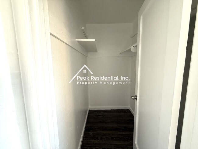 Building Photo - Ethan2437