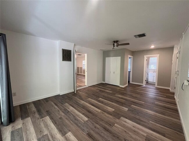 Building Photo - 1565 Oakhurst St