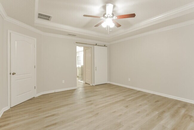 Building Photo - 806 Deer Crossing Rd