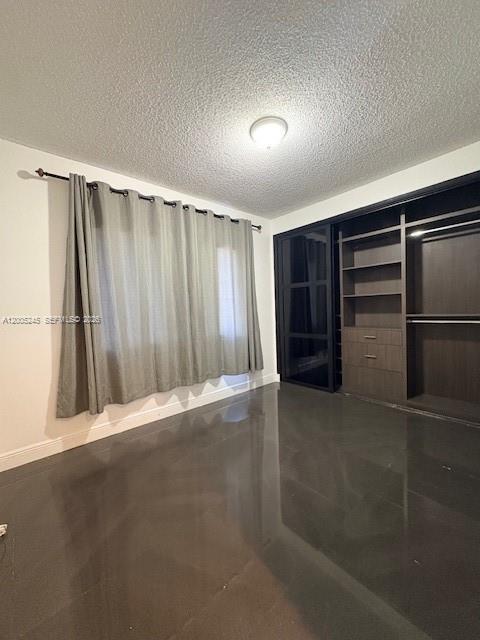 Building Photo - 8019 Lake Dr