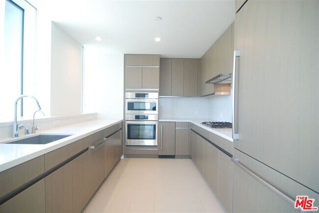 Building Photo - 889 Francisco St