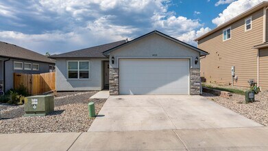 Building Photo - Single Family Home for Rent in Rifle