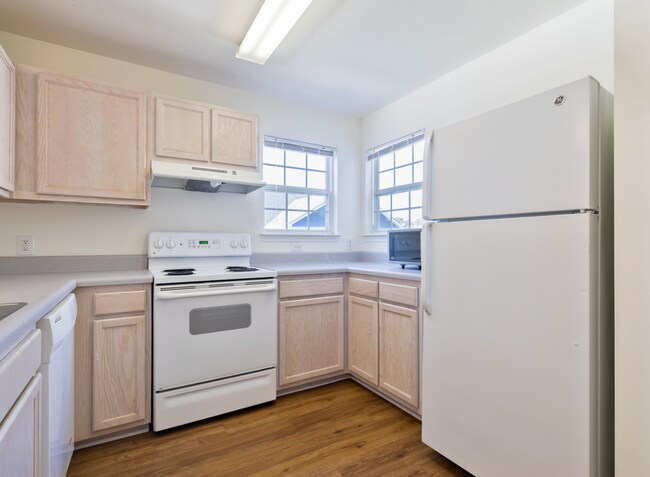 Building Photo - 3 Bedroom Apartment in University Village