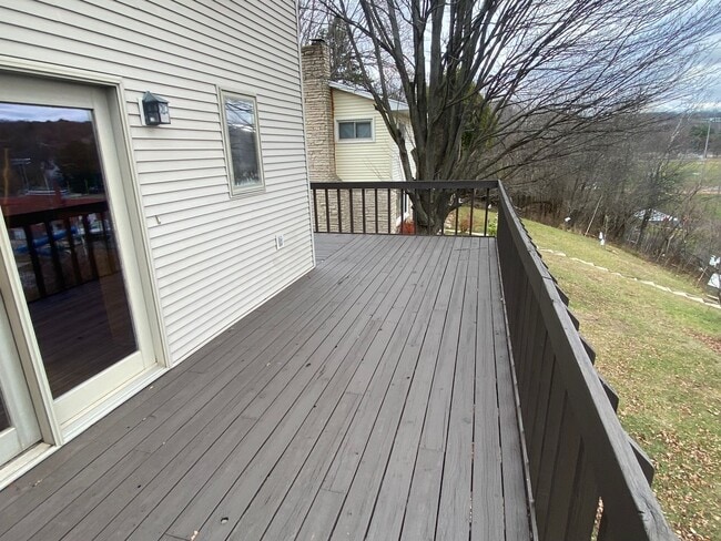 Building Photo - 3-Bedroom, 3-Full Bath Single Family Home with Amazing City Views