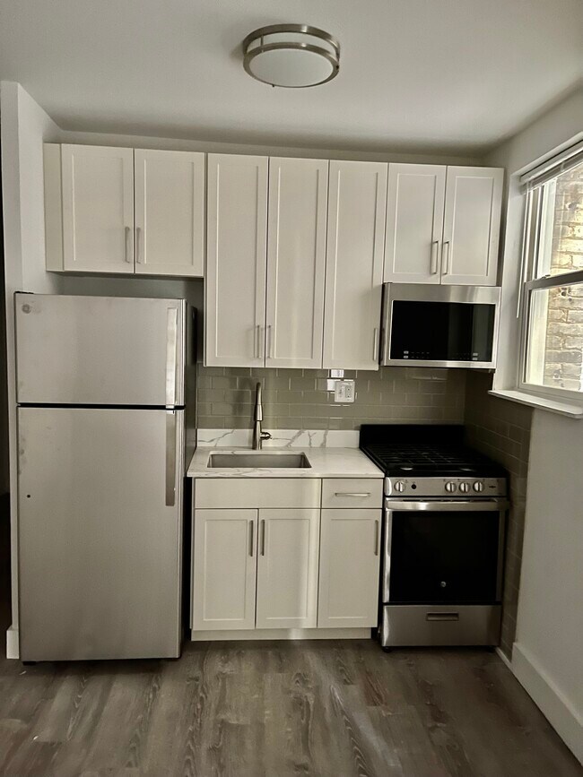 Building Photo - 1421 12th St NW