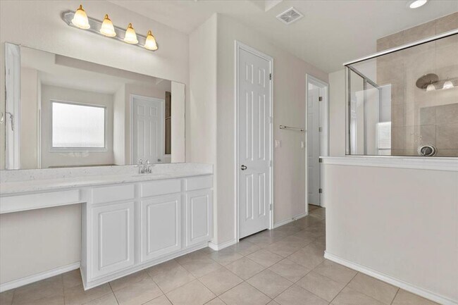 Building Photo - 532 Stone River Dr