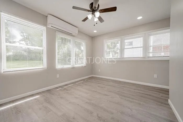 Building Photo - 812 N Elm Ave