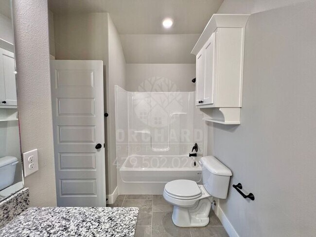 Building Photo - Single-Family Home- Desirable Clearwood Plan - 10 Month Lease Only
