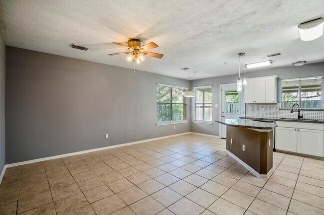 Building Photo - 5211 Roserock Ln