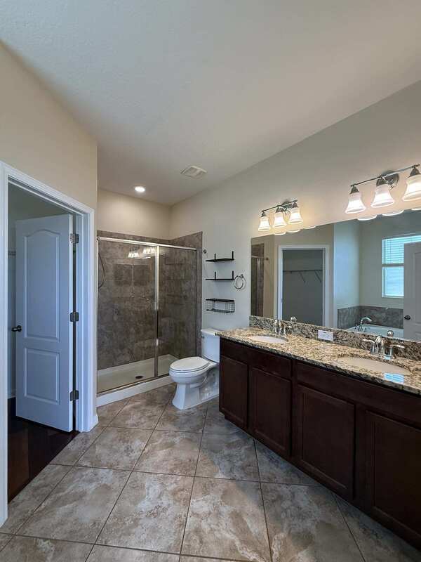 Building Photo - 930 Meadow Glade Dr