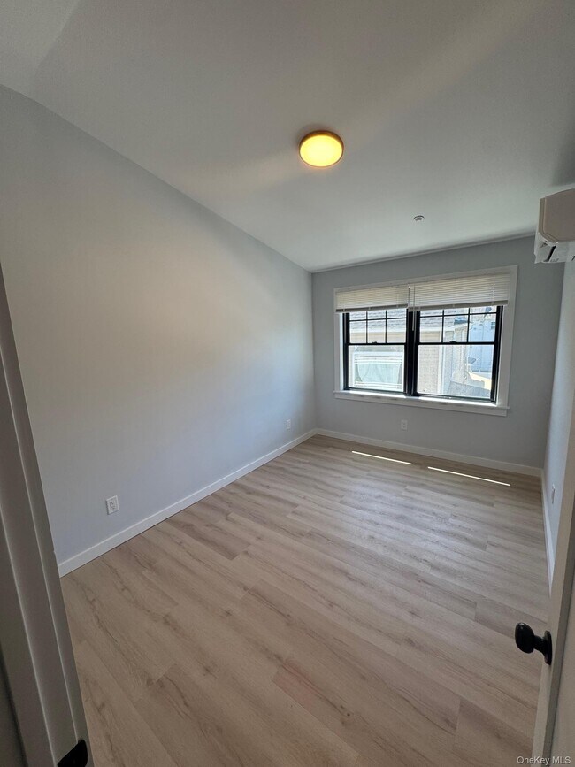 Building Photo - 544 Locust Ave