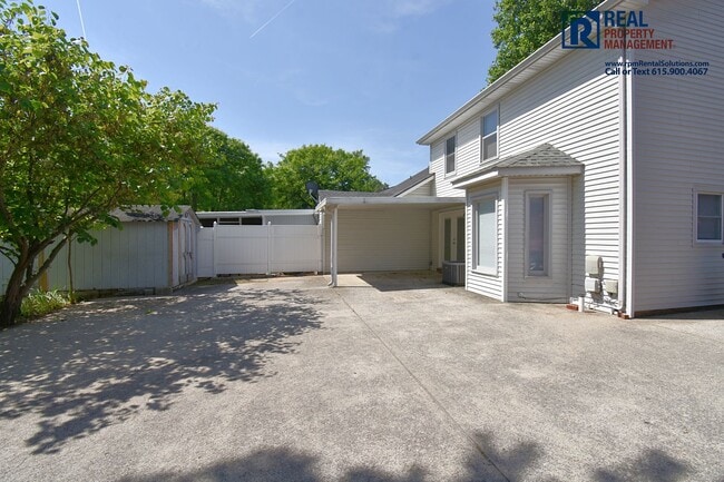 Building Photo - Spacious 3BR/2.5BA in Murfreesboro!