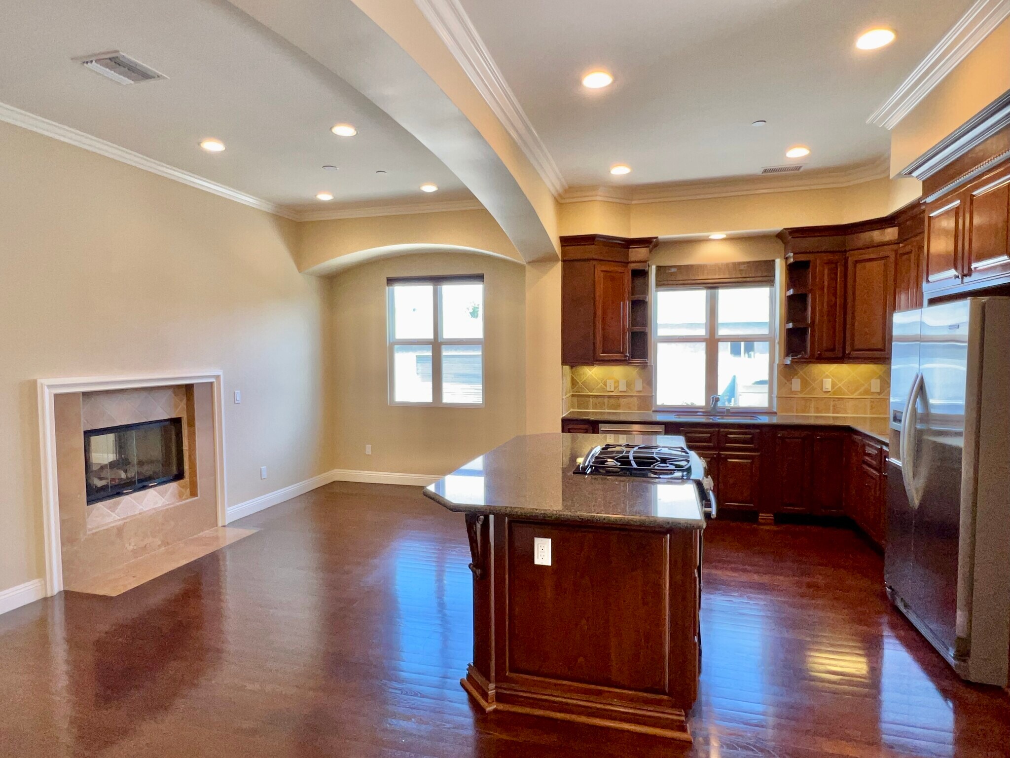 Building Photo - 3844 Tilden Ave