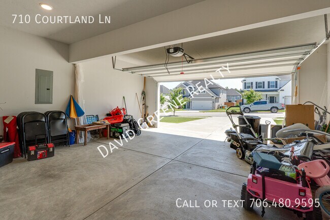 Building Photo - 710 Courtland Ln