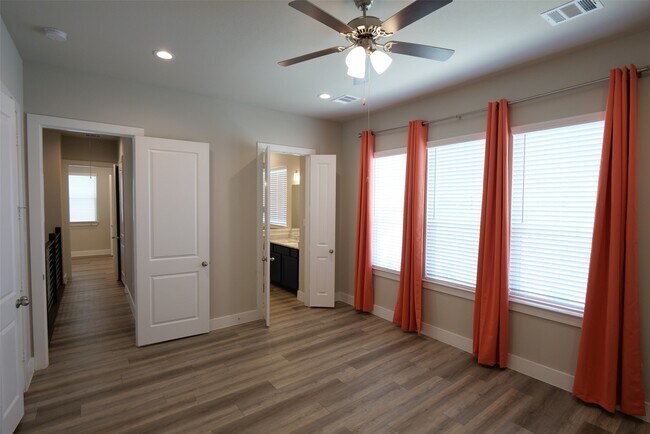 Building Photo - 9004 Lonestar Creekbend Ln