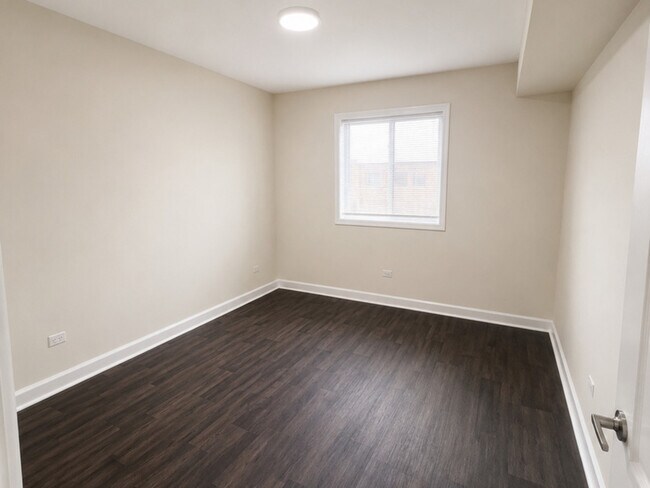 Building Photo - 228 E Rimini Ct